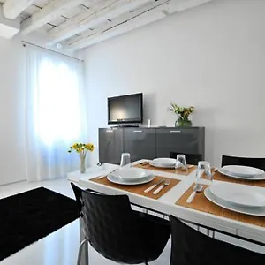 Venetian Apartamento